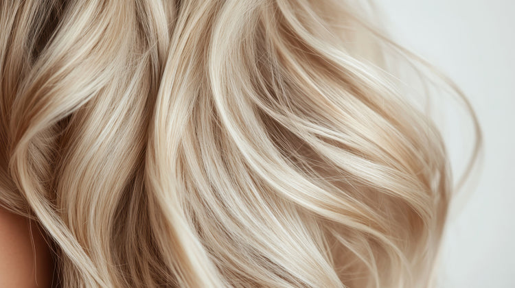 Cheveux blonds