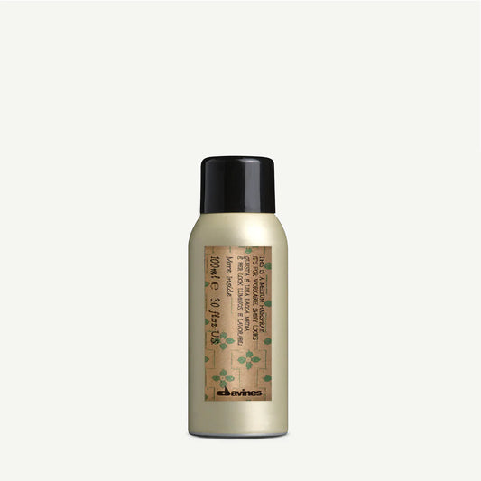 DAVINES. medium hair spray. voyage.